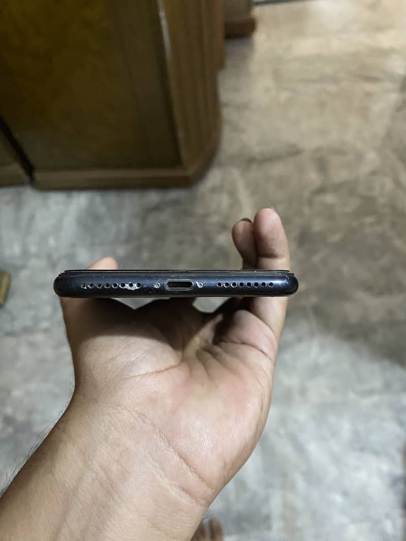 Apple iPhone 7 Plus 2