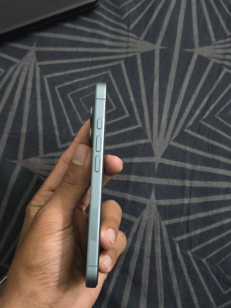 Iphone 16 jv 1