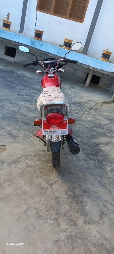 HONDA 125 SELF START