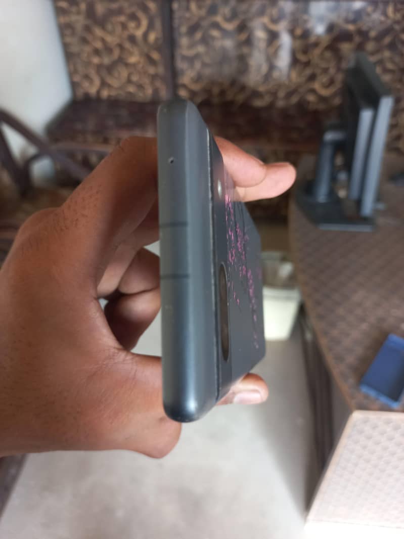 Google Pixel 7a 4