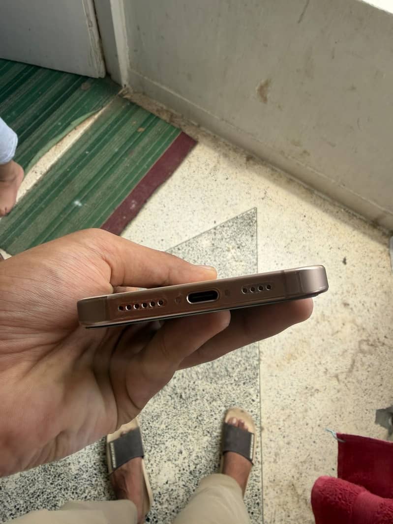 Apple iPhone 16 Pro Max sim working 5