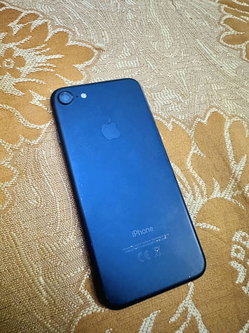 Apple iPhone 7 0