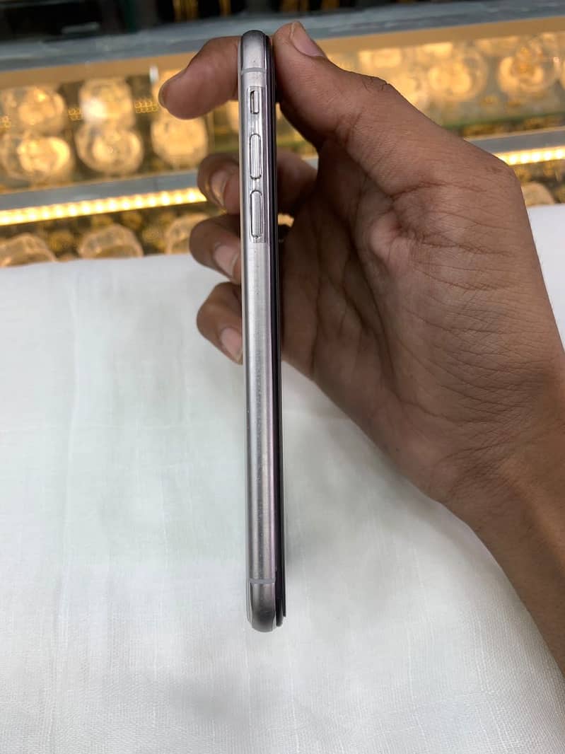 Apple iPhone X 5