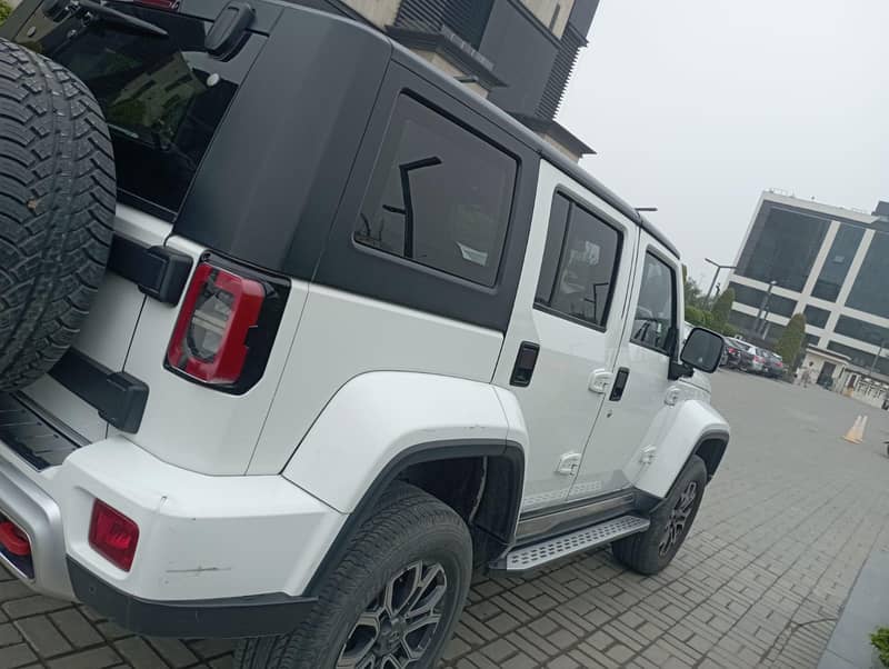 BAIC BJ40 Plus 2022 6