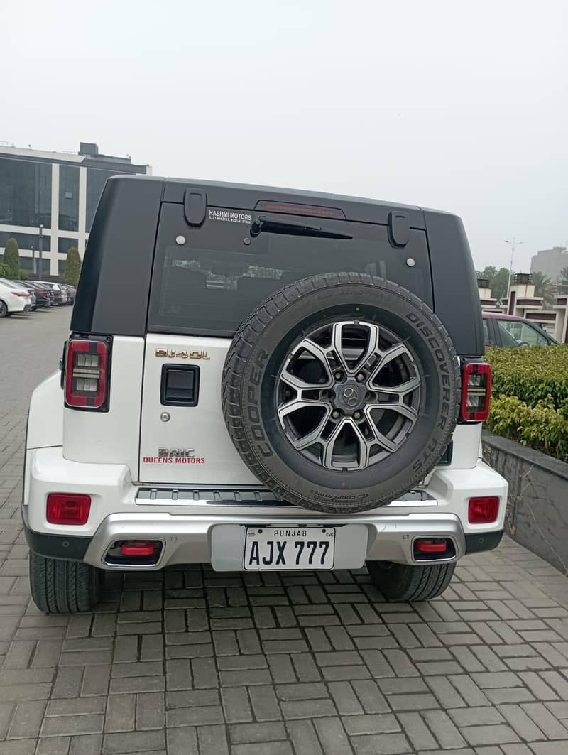 BAIC BJ40 Plus 2022 8