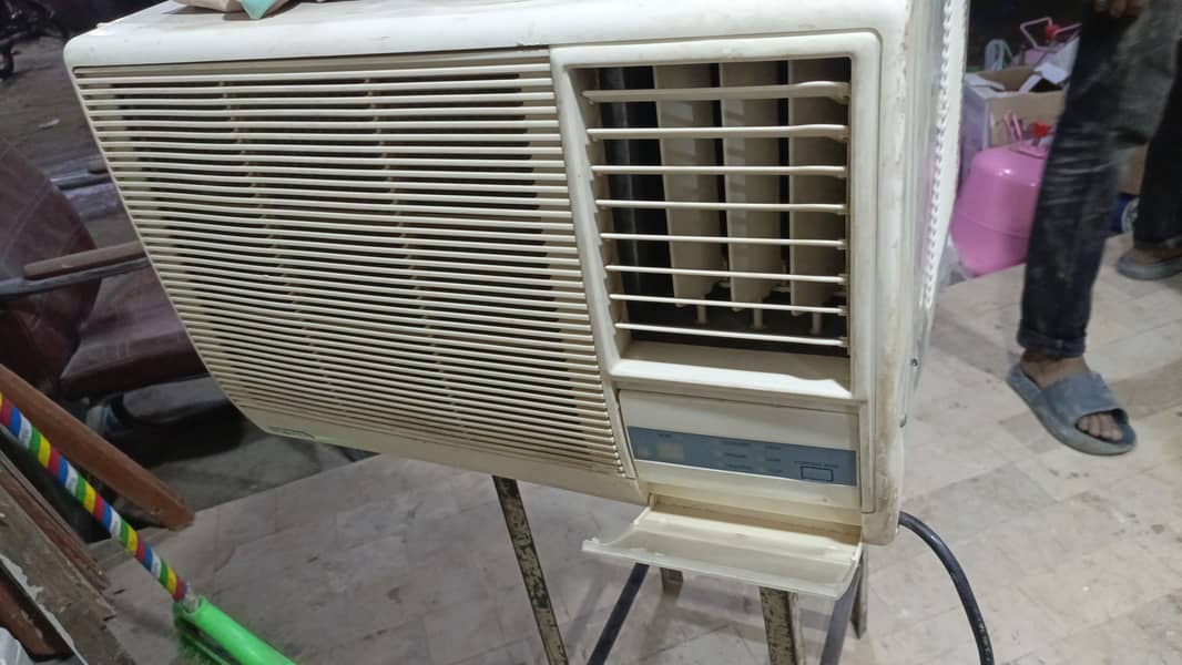window type 110 volts 0