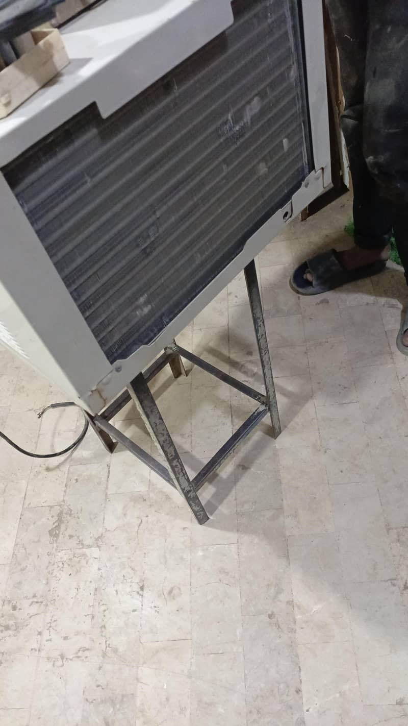 window type 110 volts 1