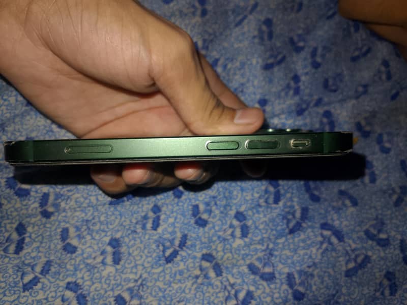 Apple iPhone 13 mini 1