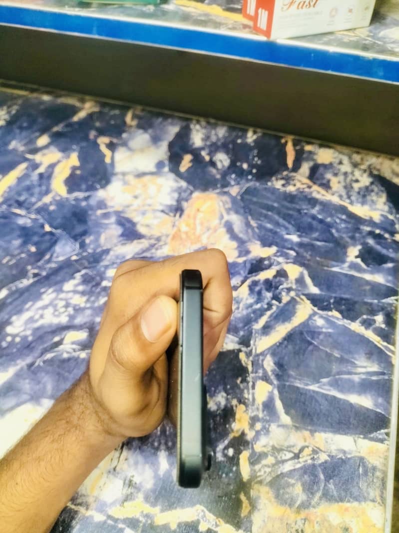 Apple iPhone 15 plus 1