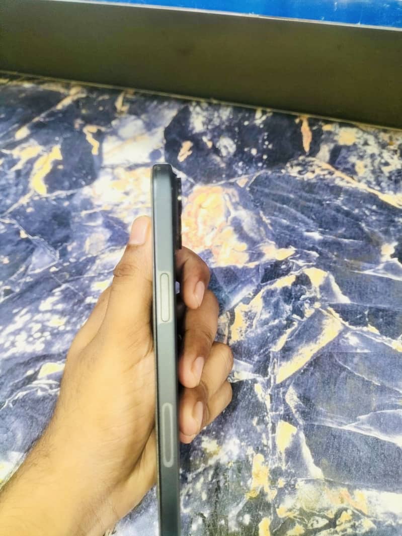 Apple iPhone 15 plus 3