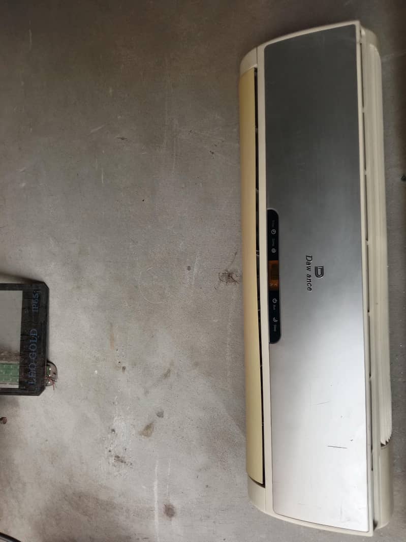 1 ton Dawlance split ac 1