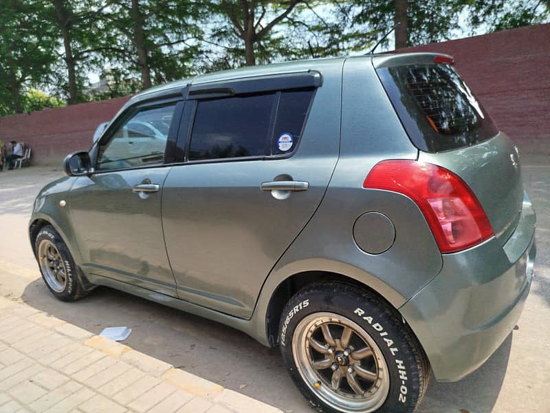 Suzuki Swift 2012 1