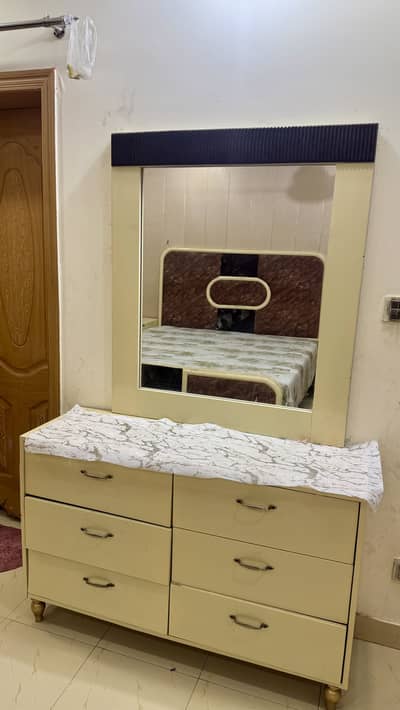 Bed with side tables nd full size dressing table