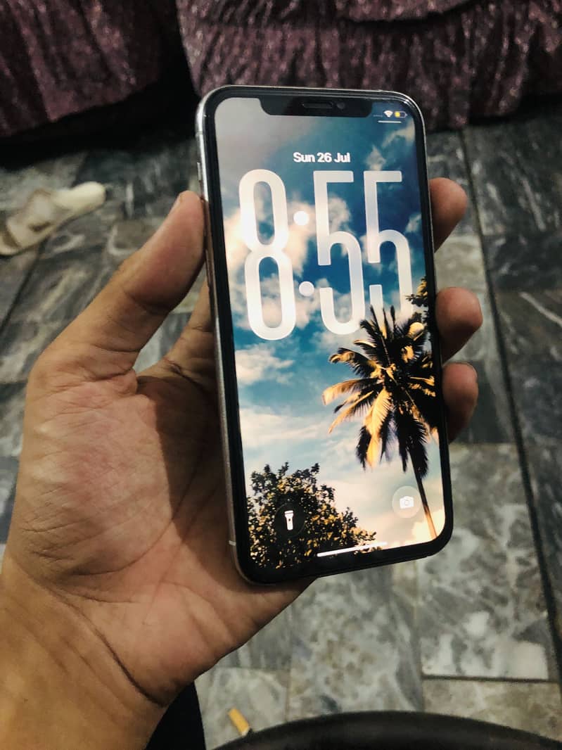 IPHONE 11 PRO 1