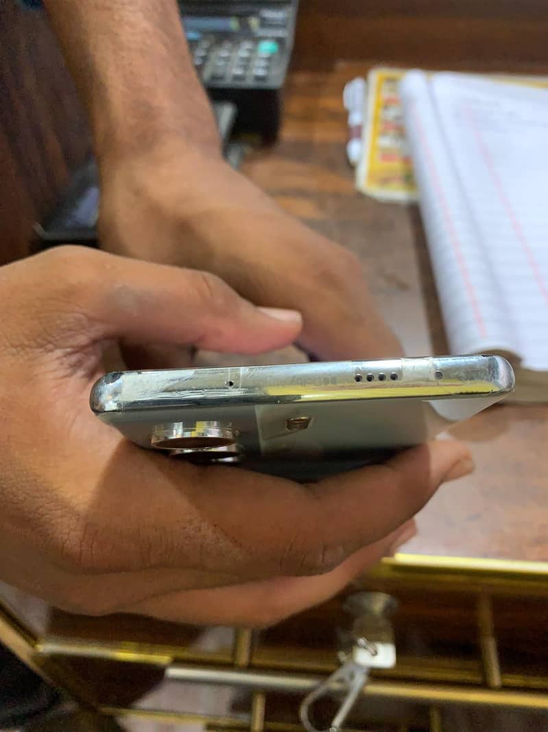 Tecno CAMON 40 Pro plus 3