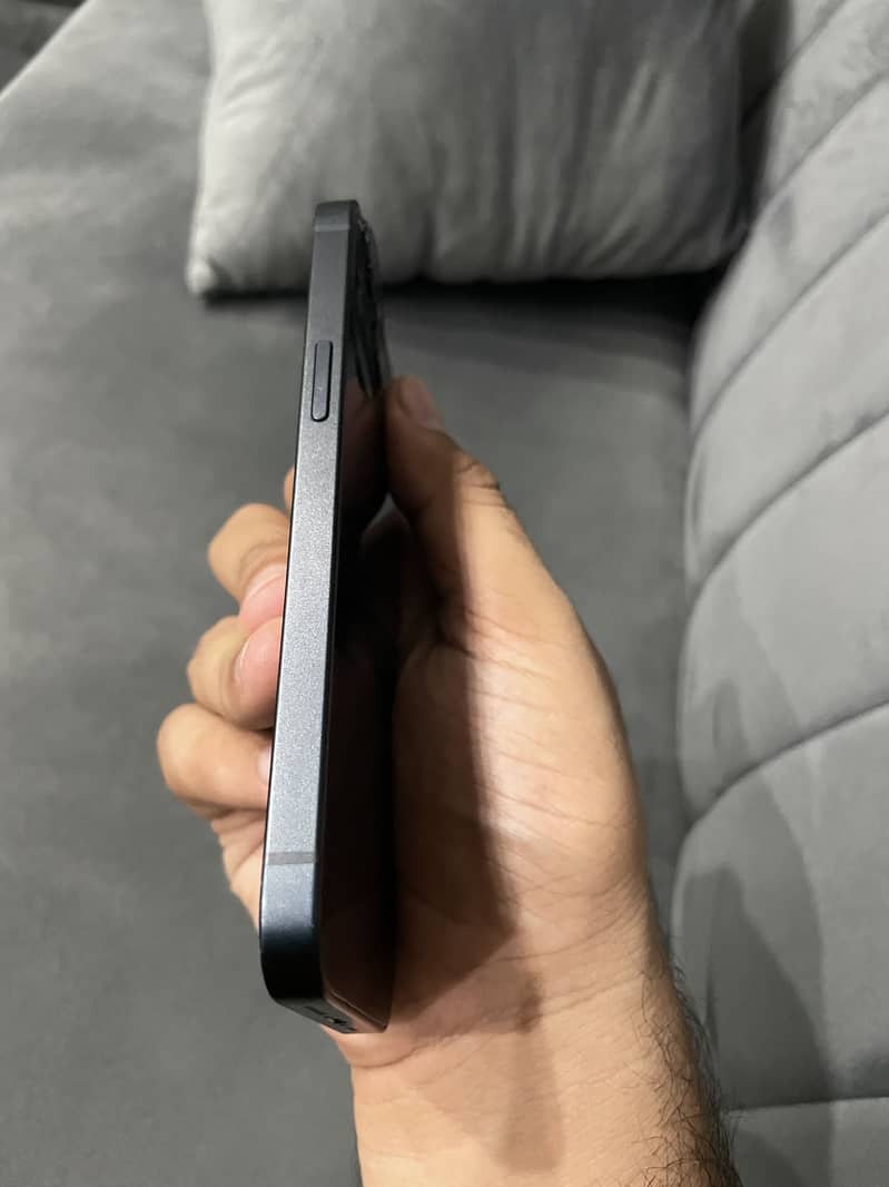 iPhone 13 0
