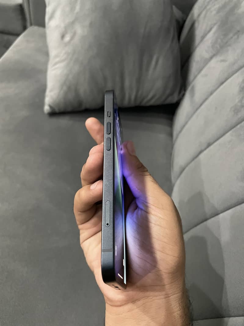 iPhone 13 5