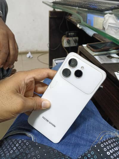 Tecno SPARK 40