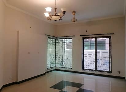 10 Marla House In Askari Of Lahore Is Available For sale
