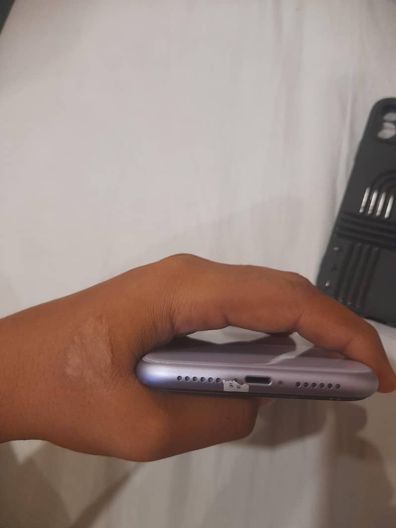 Apple iPhone 11 8
