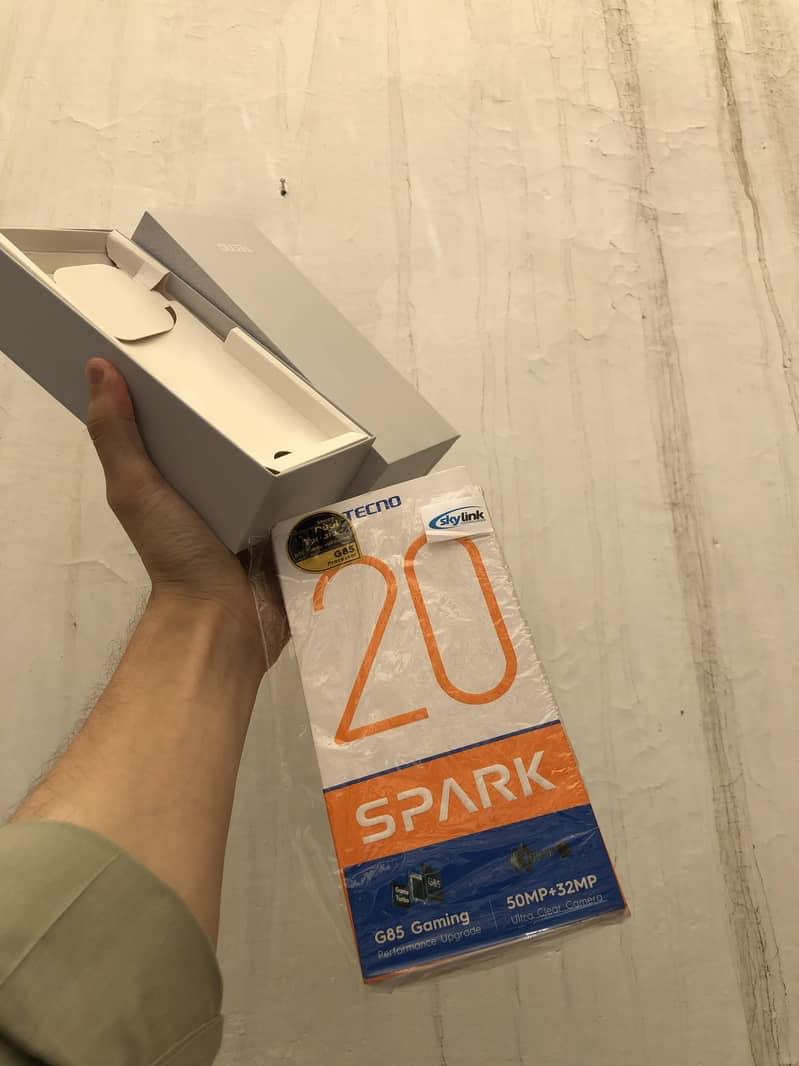Techno spark 20 4
