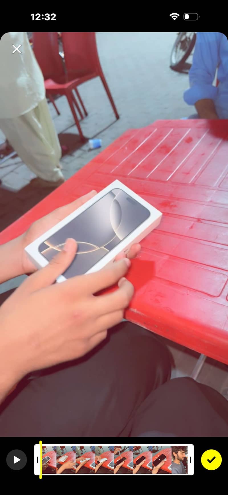 Apple iPhone 16 Pro Max 0