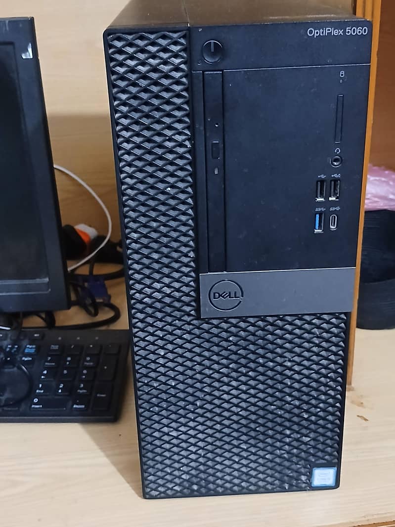 CPU Working with Keyboard,Mouse,Computer Wires 0