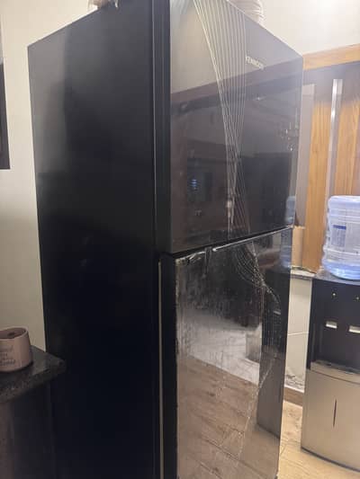 Kenwood big size fridge