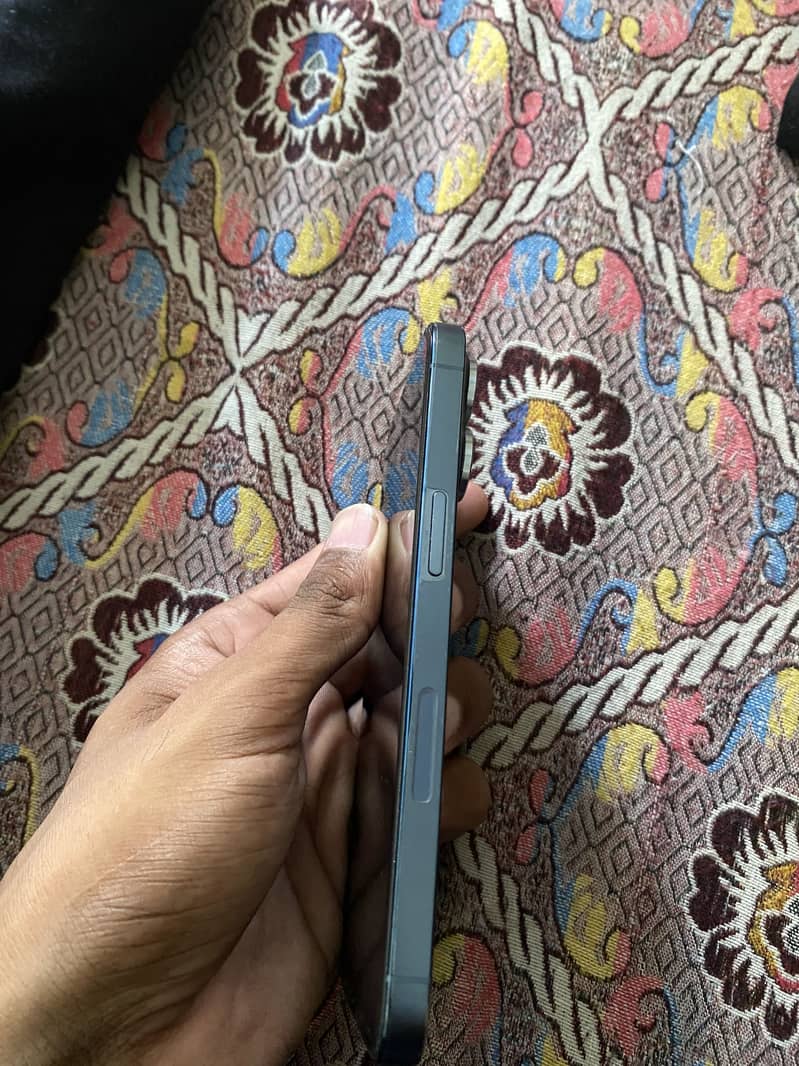 iPhone 13 Pro 4
