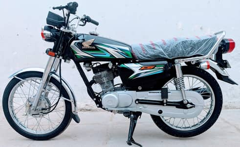 HONDA KARACHI 125 2023 10/10 GENIUN CONDITION CHAMBER SEALED CPLC