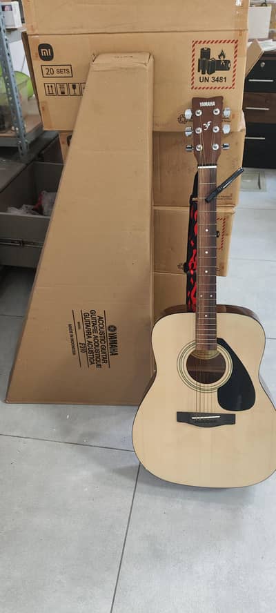 Guitar Yamaha F310