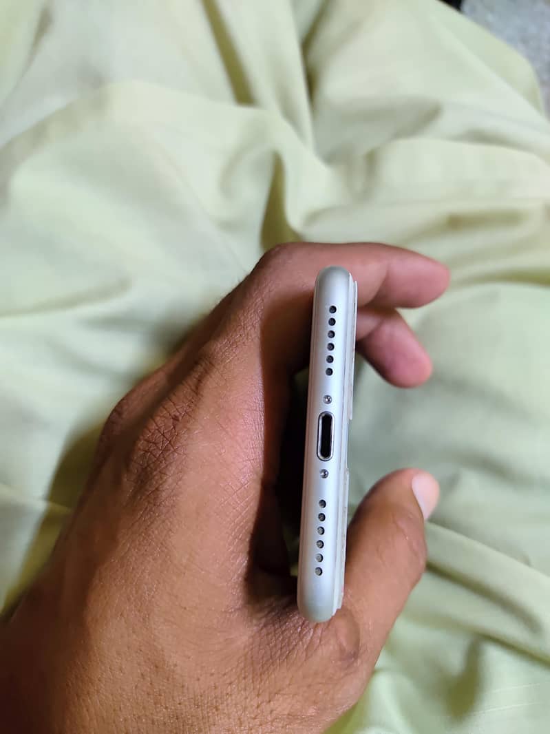 Apple iPhone 8 7