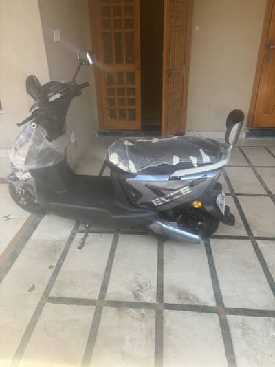 Evee Gen-Z Electric Scooter- Almost New