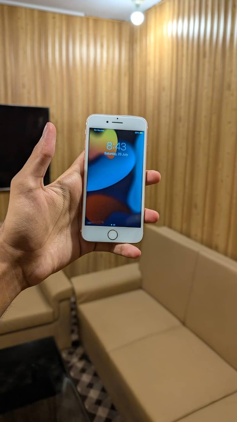 Apple iPhone 7 2