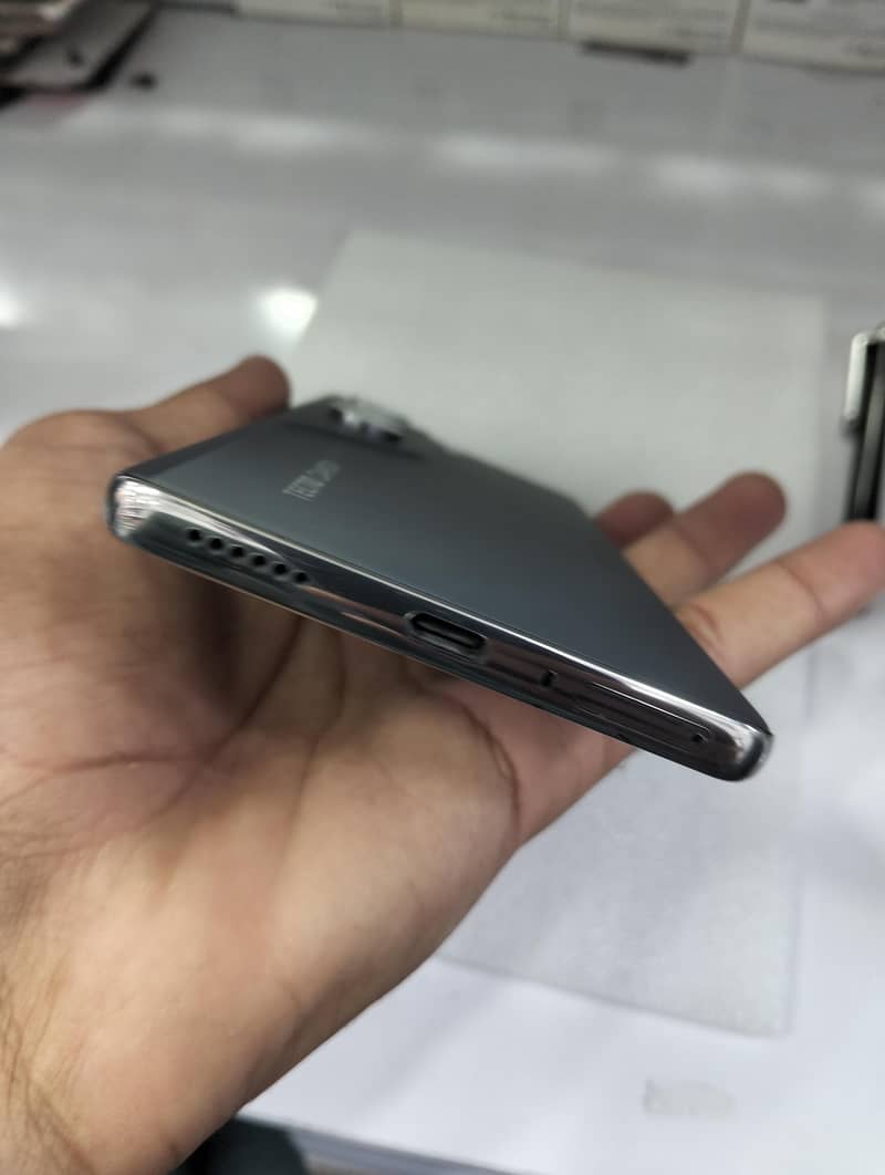 Tecno CAMON 40 Pro 3