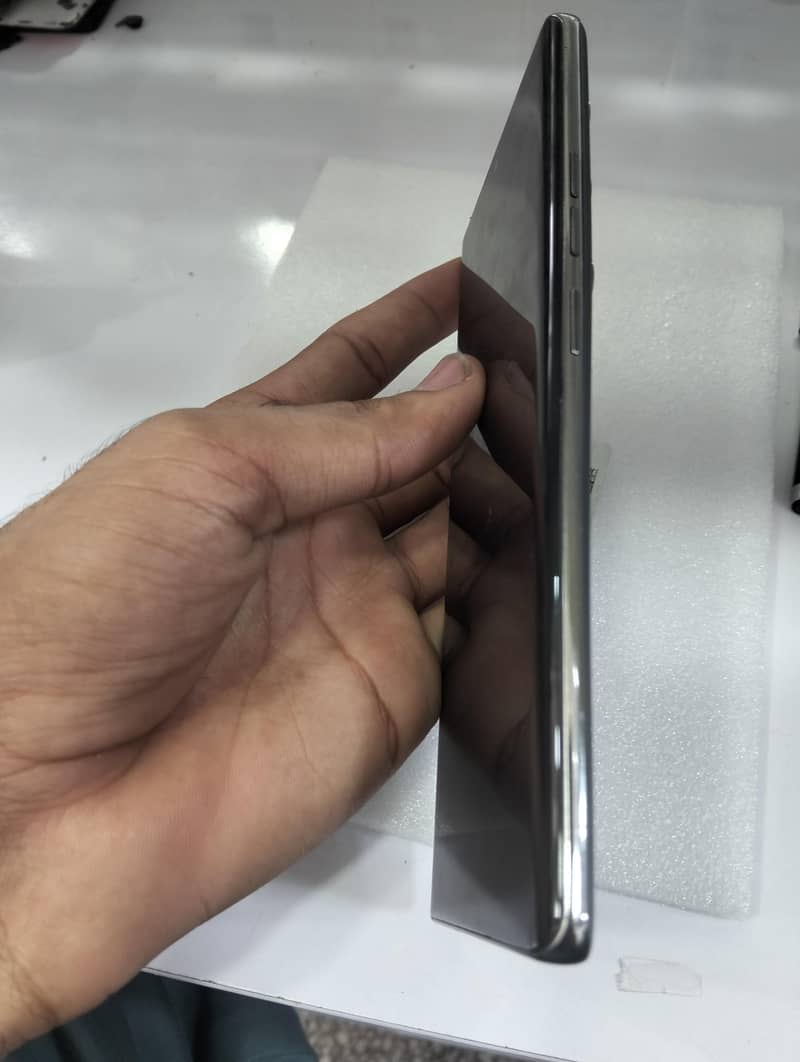 Tecno CAMON 40 Pro 4