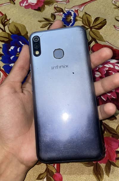 Infinix hot 8 condition ok for hotspot battery timing ok (2-32)
