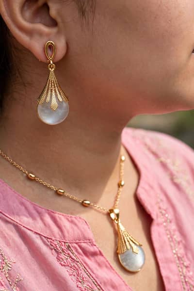 Moonstone Locket Set With Earrings - Golden Crown Design -  Locket Set