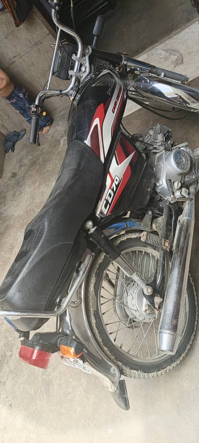 honda 70 black color achi condition he bike me koi Kam nahi bilkul ok