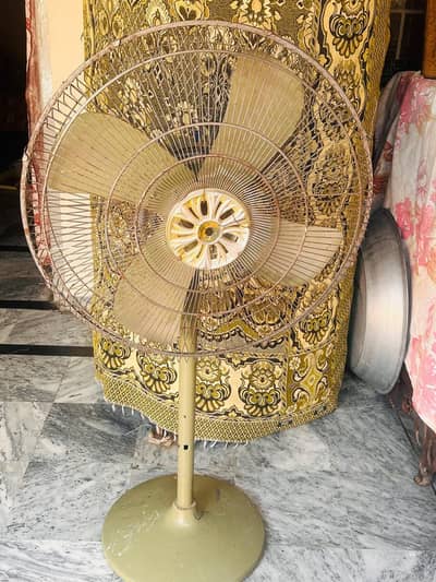 Pedestal fan for sale