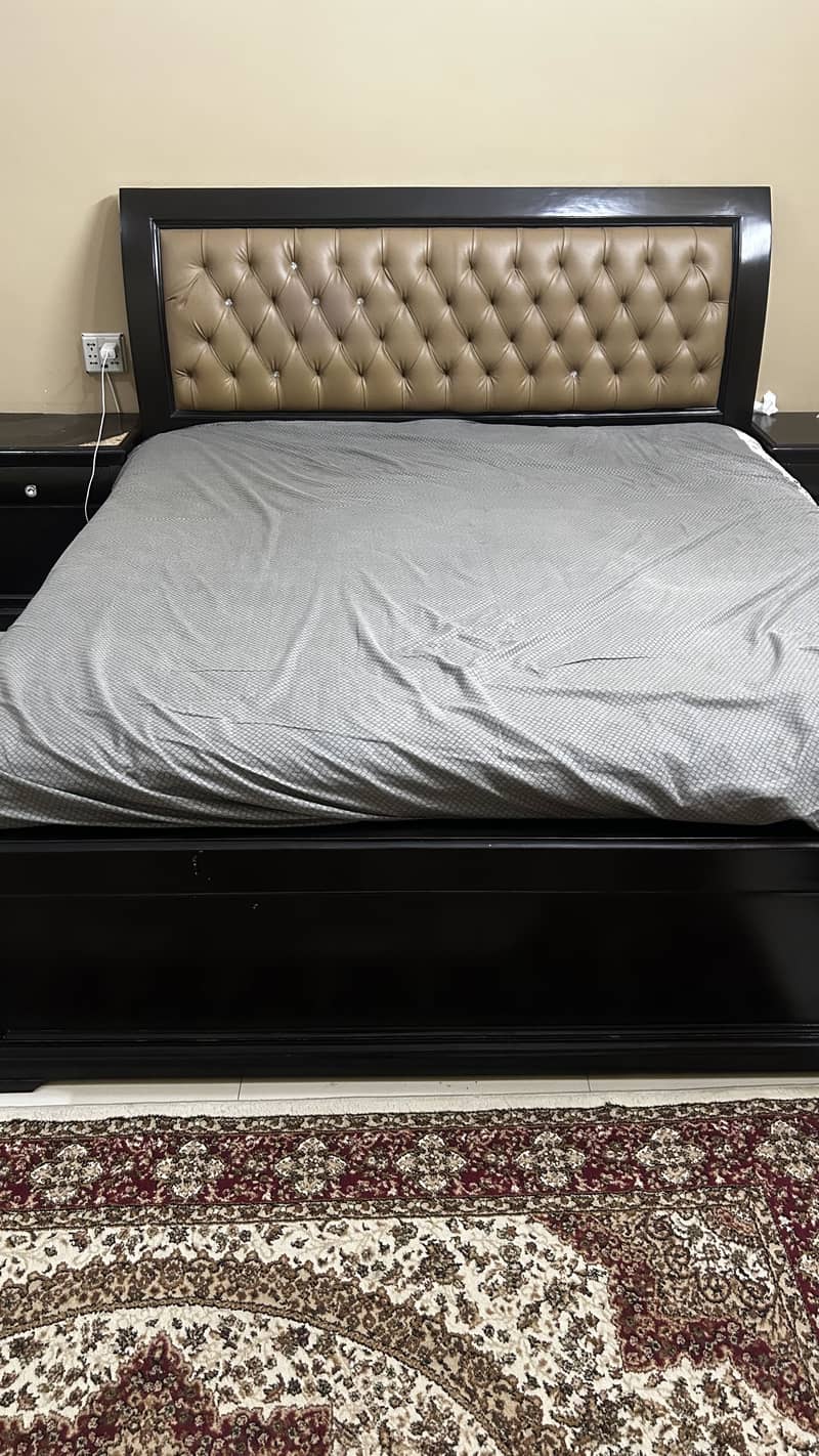 BED SET | Double Bed | Dressing Table | 2 Side Tables 2