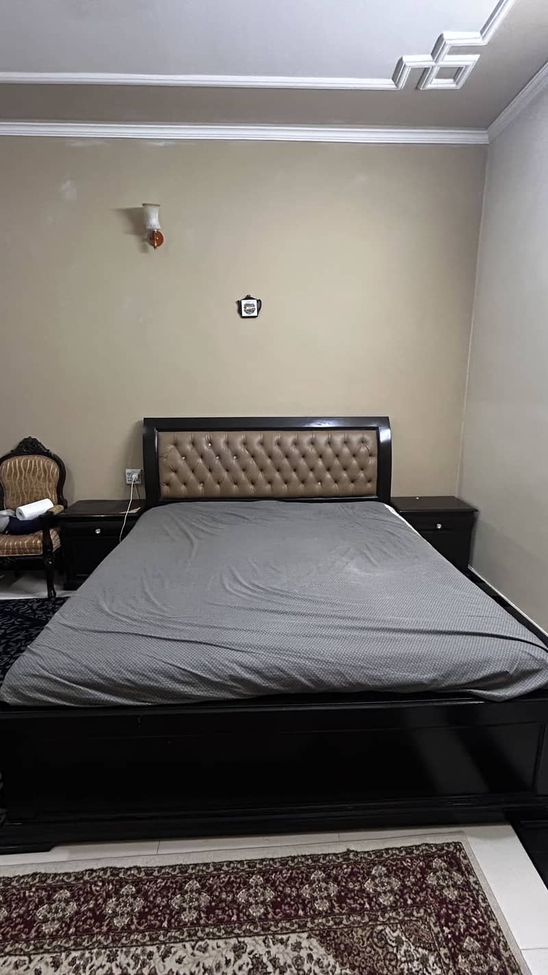 BED SET | Double Bed | Dressing Table | 2 Side Tables 3