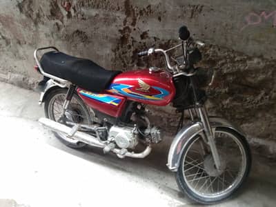 Bike bilkuk fit ha engine wize bhi koi issue ni ha
