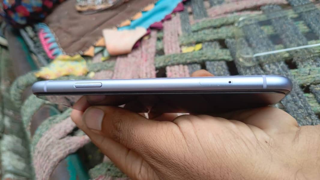 Apple iPhone 11 3
