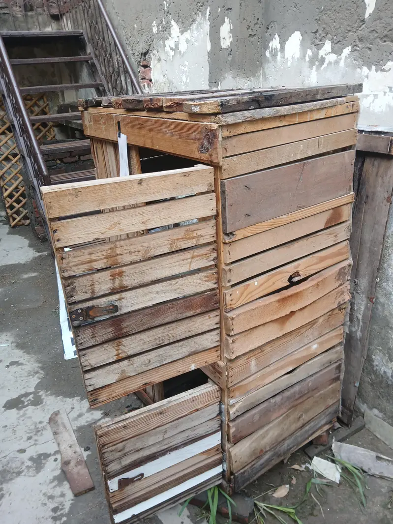 wooden cage exchange — photo 2