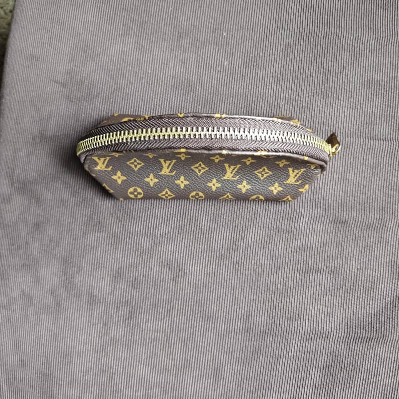 Louis Vuitton 0
