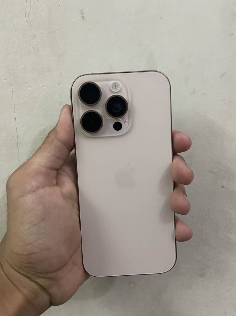 Apple iPhone 16 Pro 0