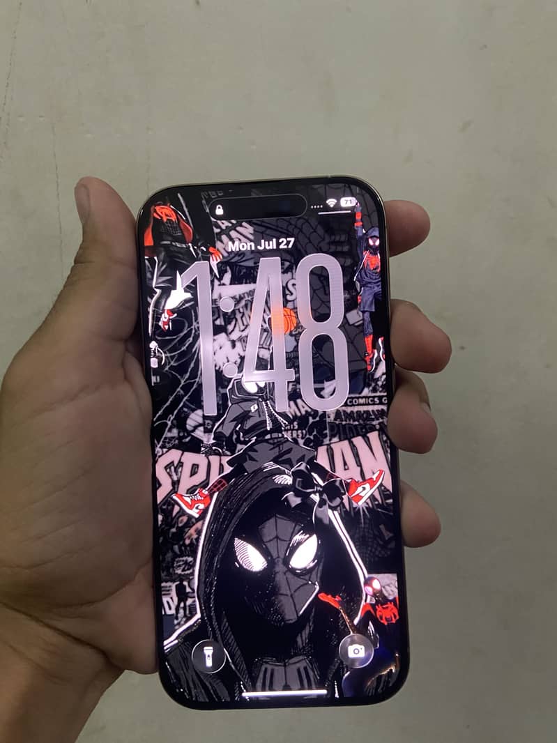 Apple iPhone 16 Pro 2