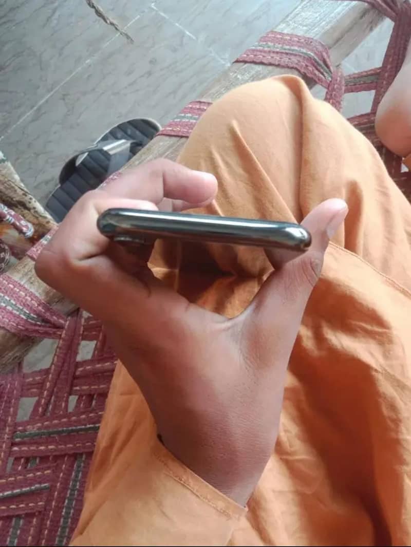Apple iPhone X 3