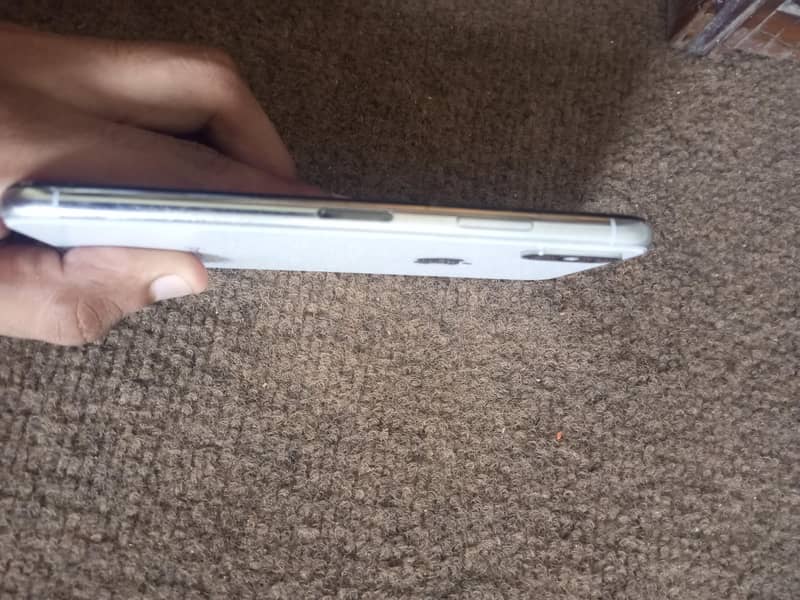 Apple iPhone X 3